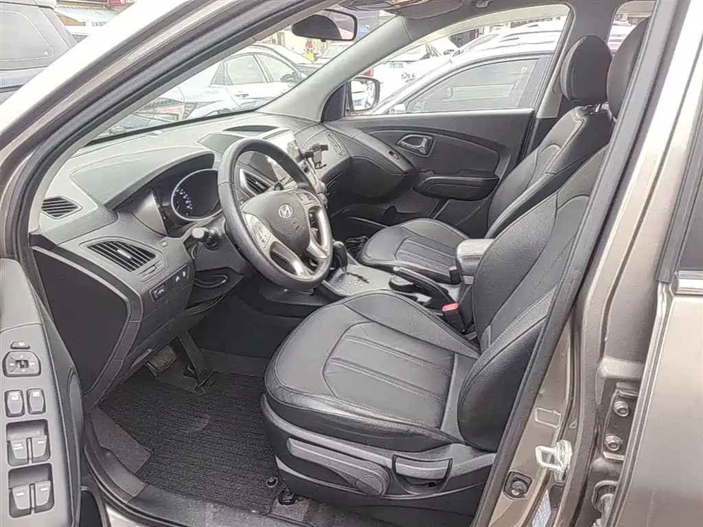 Hyundai Beijing Hyundai ix35 2015 2.0L Automatic 2WD Smart Type China IV фото 15