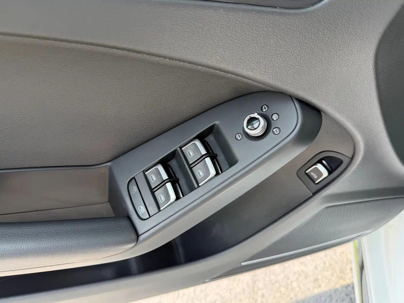 Audi A4L 2016 35 TFSI Collector's Edition S line Comfort фото 4