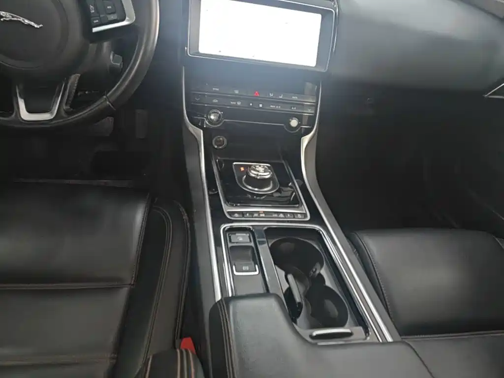 Jaguar XEL 2019 2019 2.0T 200PS Premium