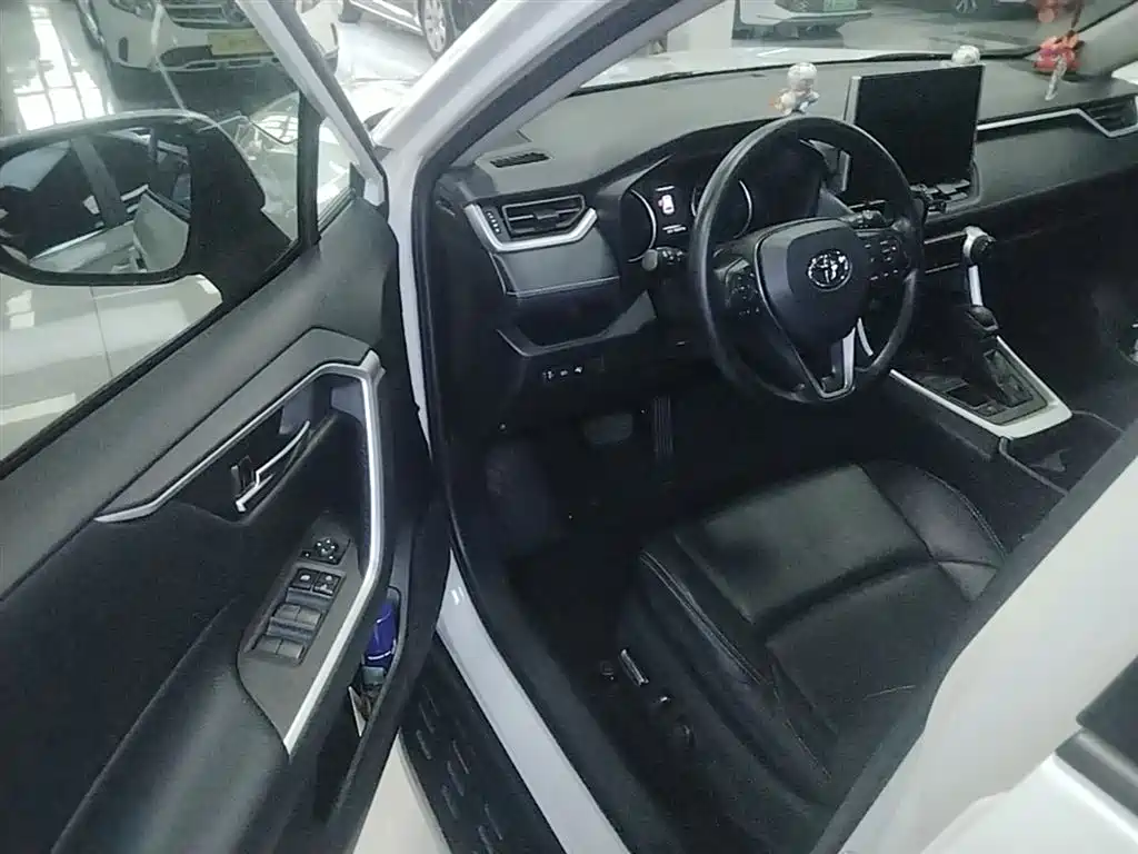 Toyota Wildlander 2020 Dual Engine 2.5L E-CVT FWD Luxury фото 16