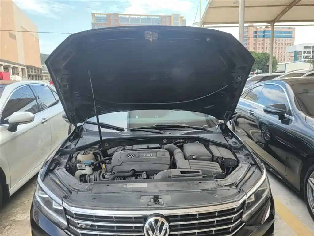 Volkswagen Passat 2017 330TSI DSG Prestige фото 20