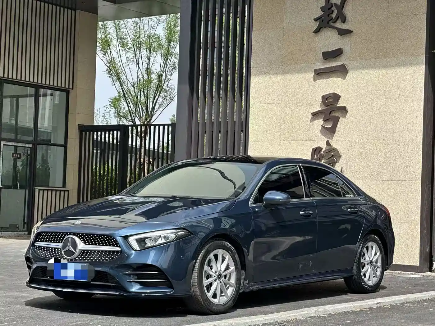 Mercedes-Benz A-Class 2019 A 200 L Sport Sedan фото 3