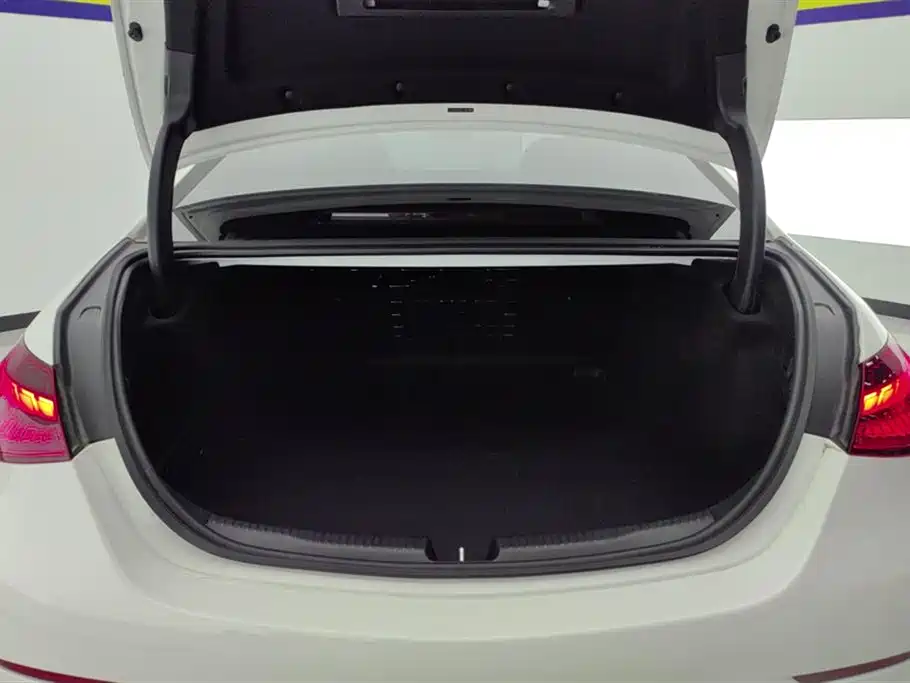 Mercedes-Benz C-Class 2024 Second Facelift C 260 L Sport фото 4