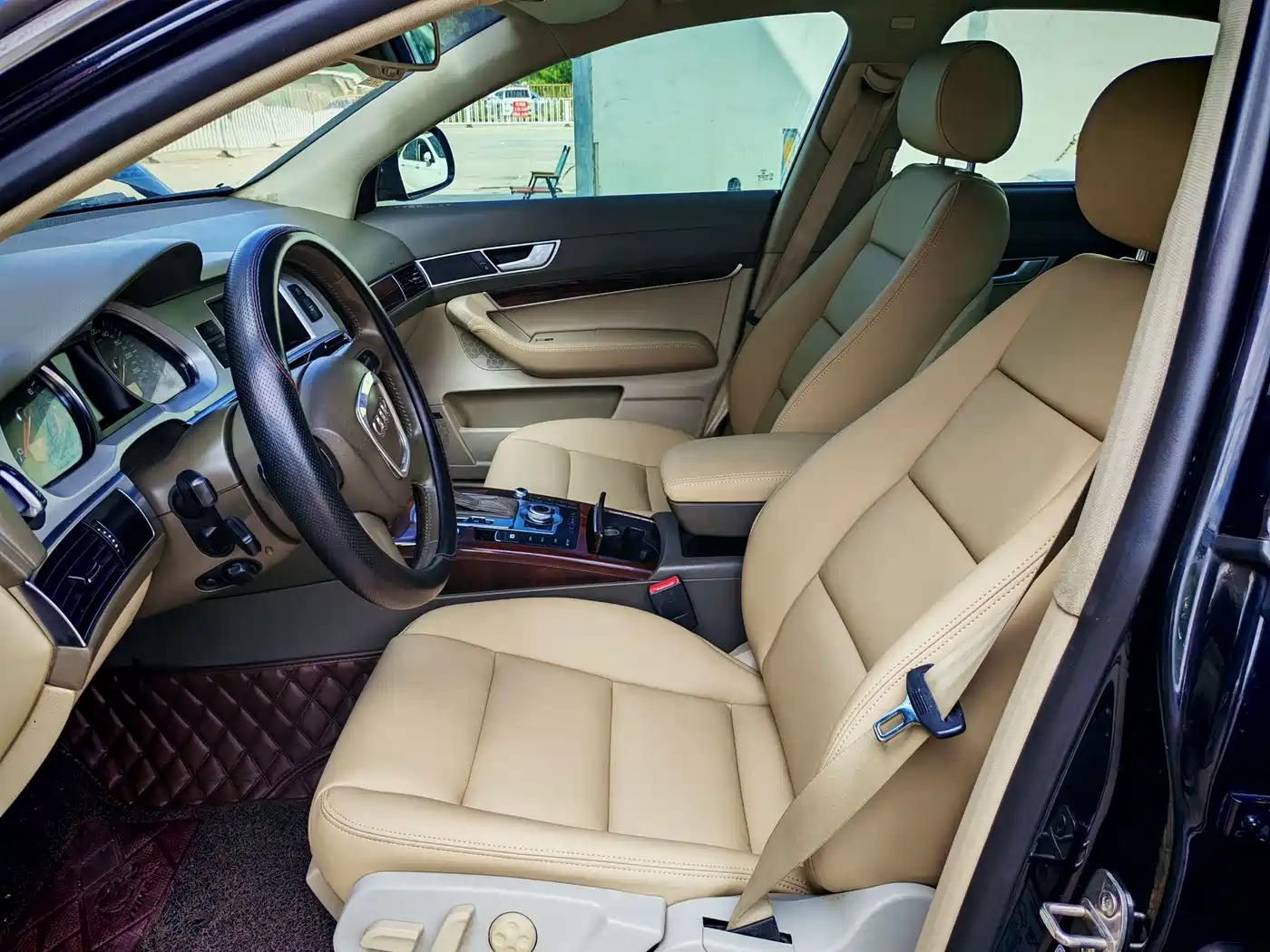 Audi A6L 2010 2.8 FSI Luxury фото 11