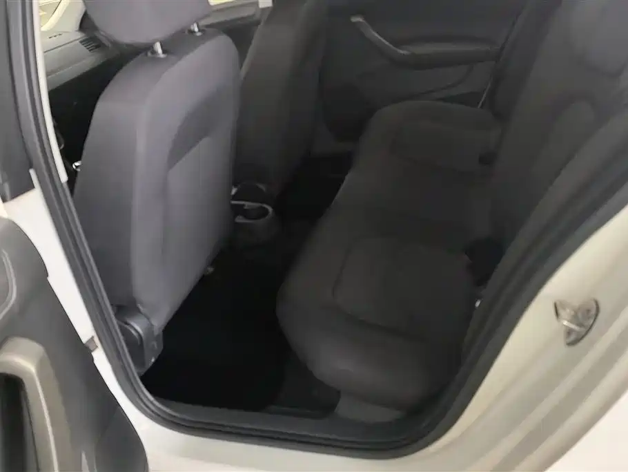 Volkswagen Santana 2016 1.6L Manual Trend Edition фото 11