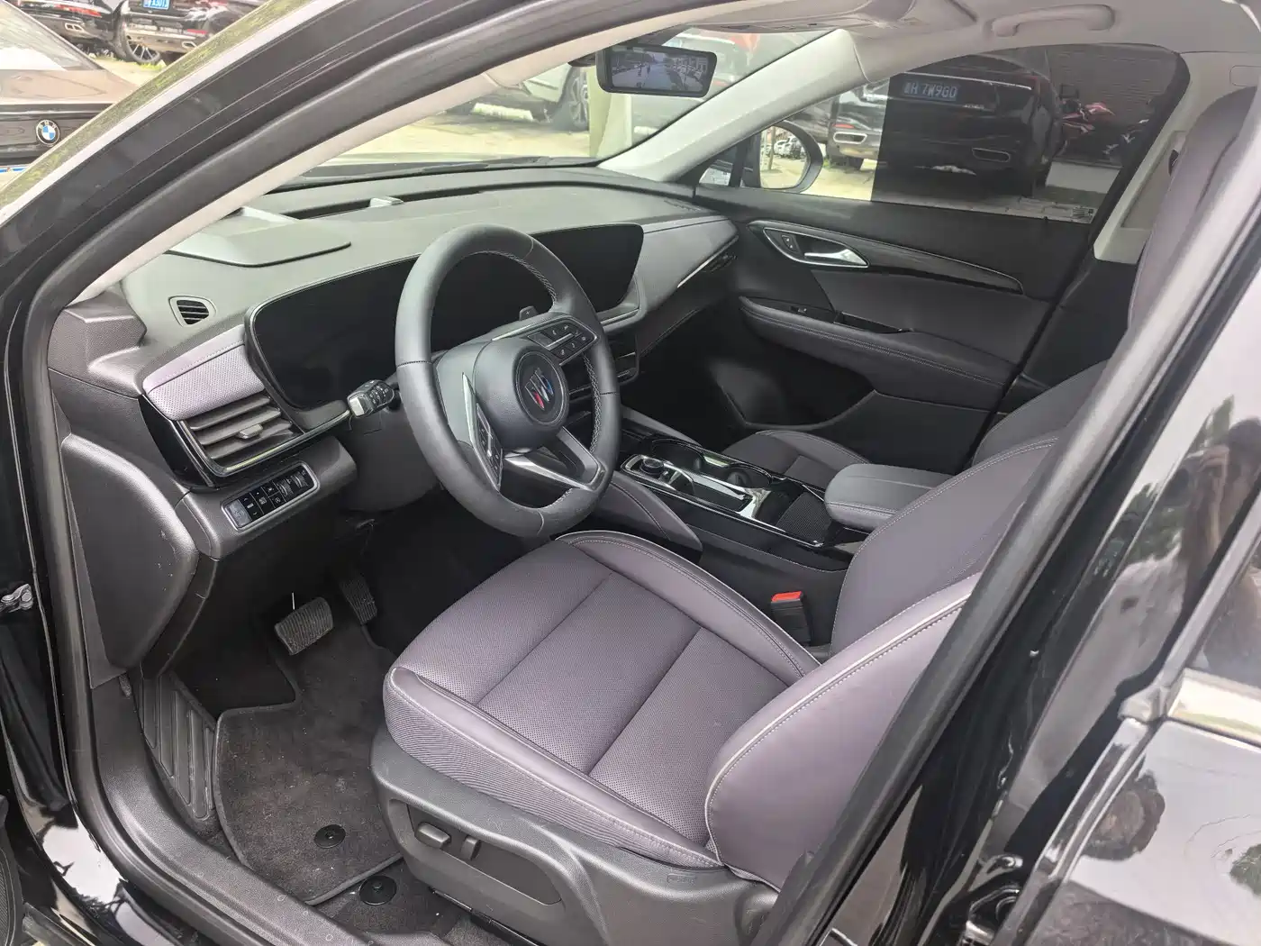 Buick Envision Plus 2025 Enclave Plus 28T 2WD Platinum Edition фото 8