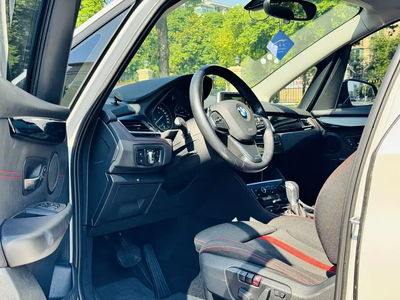 BMW 2 Series Gran Tourer 2015 218i Sport Design Package фото 5