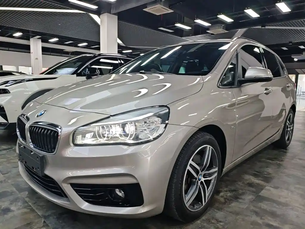 BMW 2 Series Touring 2016 218i Sport Design Package