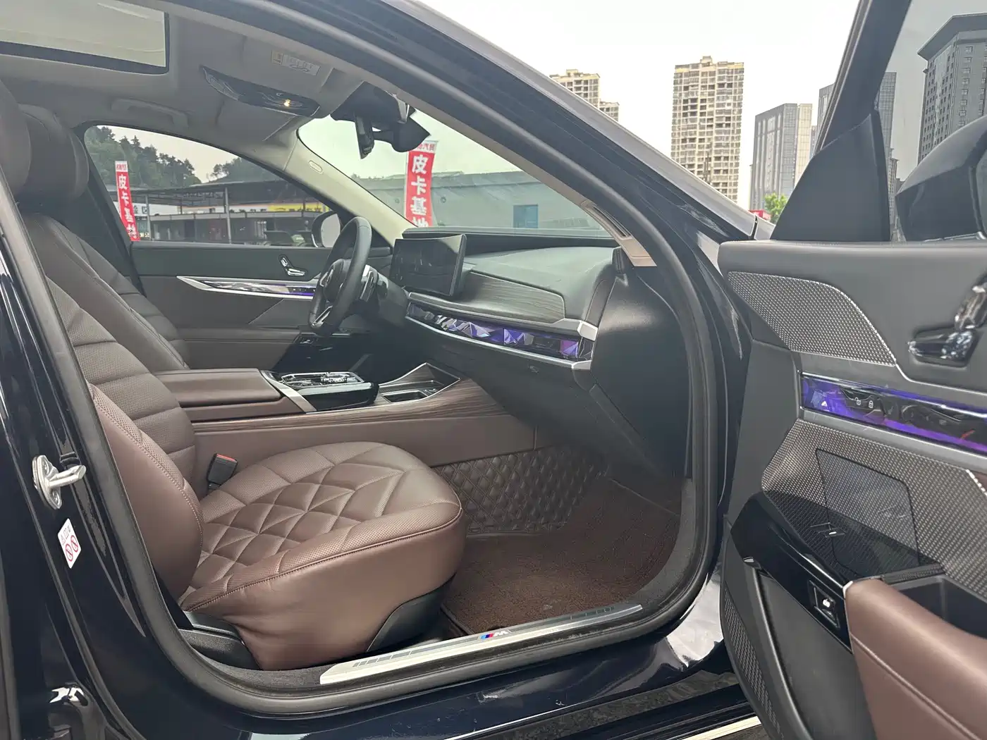 BMW 7 Series 2023 Model 735Li M Sport Package фото 6