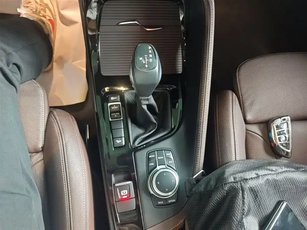 BMW X1 2019 xDrive20Li Premium Model фото 14