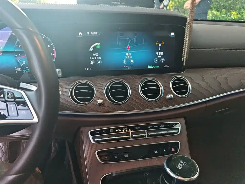 Mercedes-Benz E-Class 2021 E 300 L Luxury фото 6