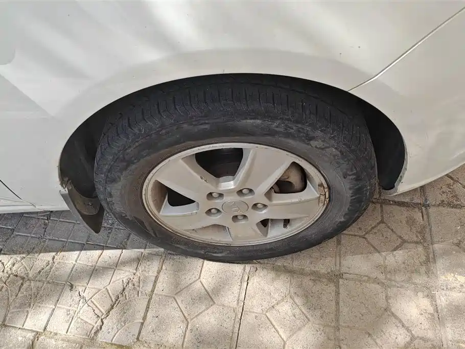 Kia Forte 2012 1.6L MT GL Commemorative Edition фото 6