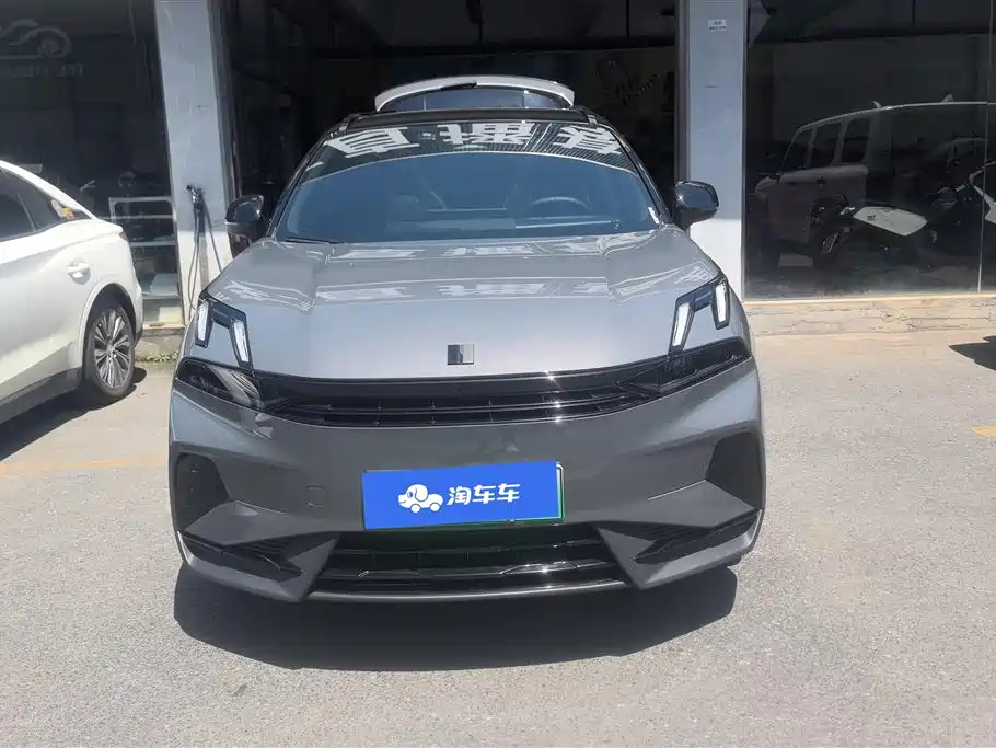 Lynk & Co 06 EM-P 2023 Model EM-P 126 Long Range Halo фото 2