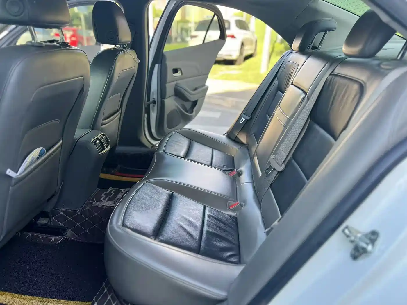 Chevrolet Malibu 2013 2.0L Automatic Luxury Edition фото 12