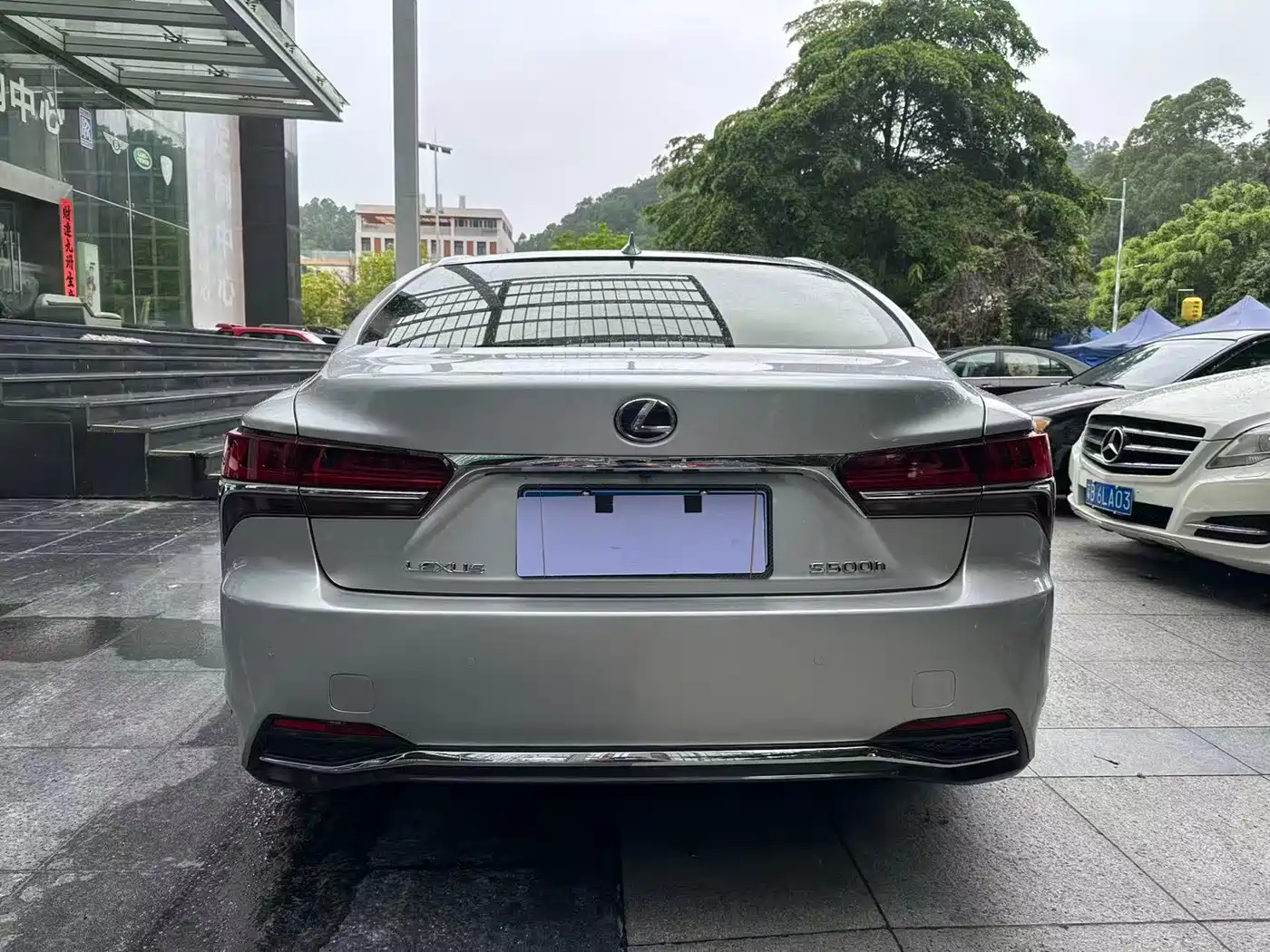 Lexus LS 2018 500h Excellence Edition China V фото 7
