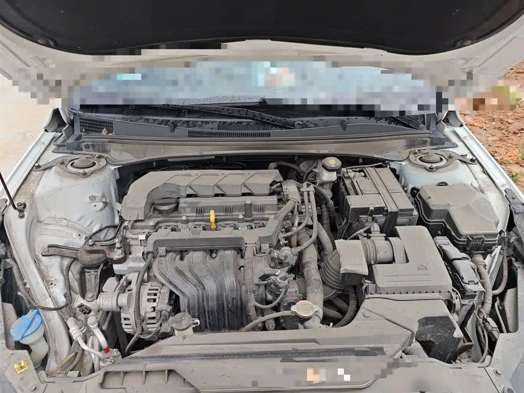 Hyundai Elantra 2022 1.5L CVT LUX Premium Edition фото 11