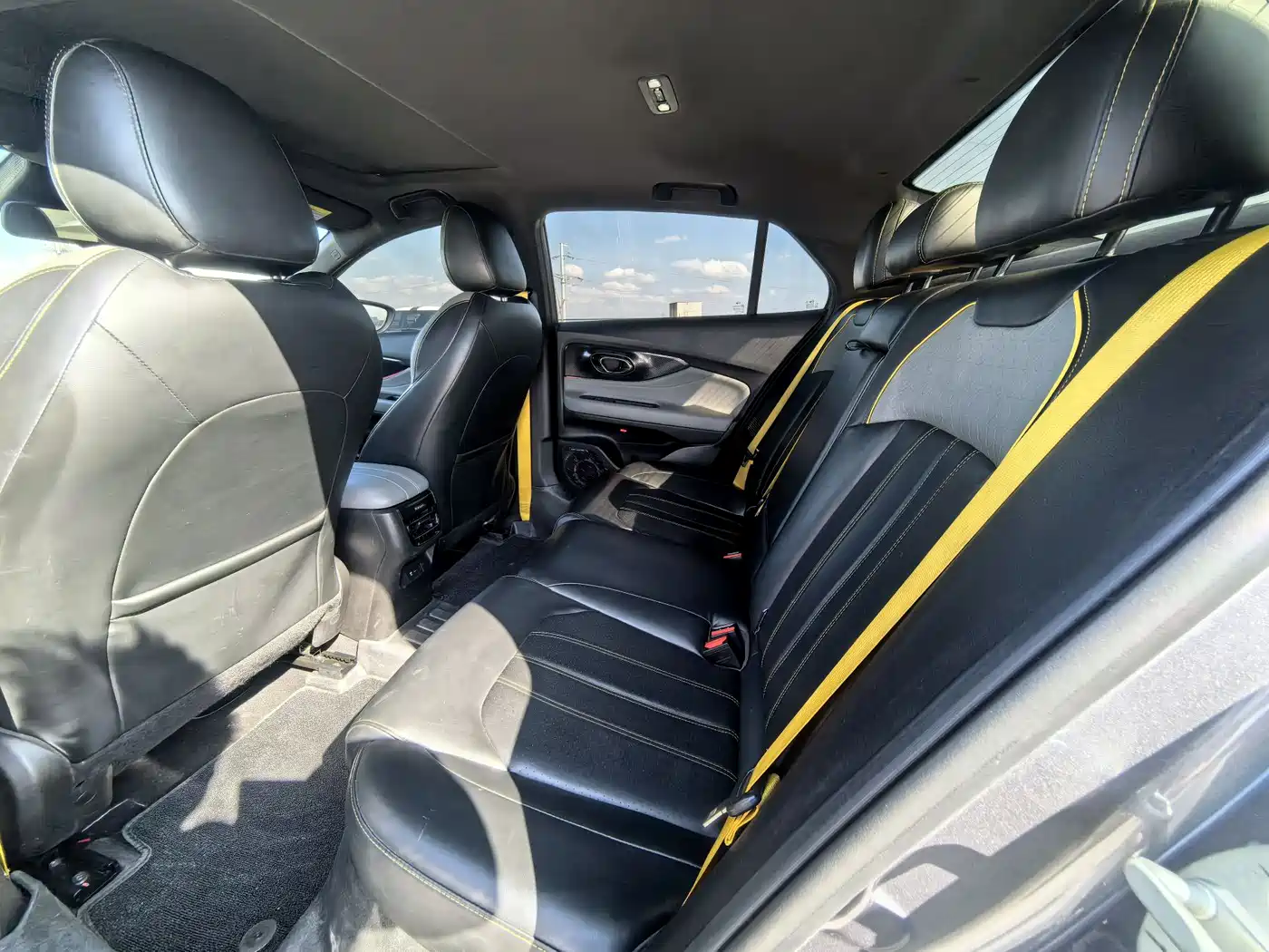 GAC Trumpchi Trumpchi Emkoo 2022 270T DCT J16 R-style Track Edition фото 8