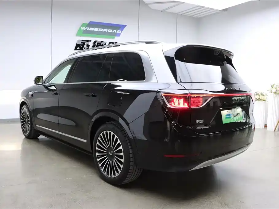 AITO Wenjie AITO M9 2025 Extended Range Ultra 52kWh 6-Seater фото 6