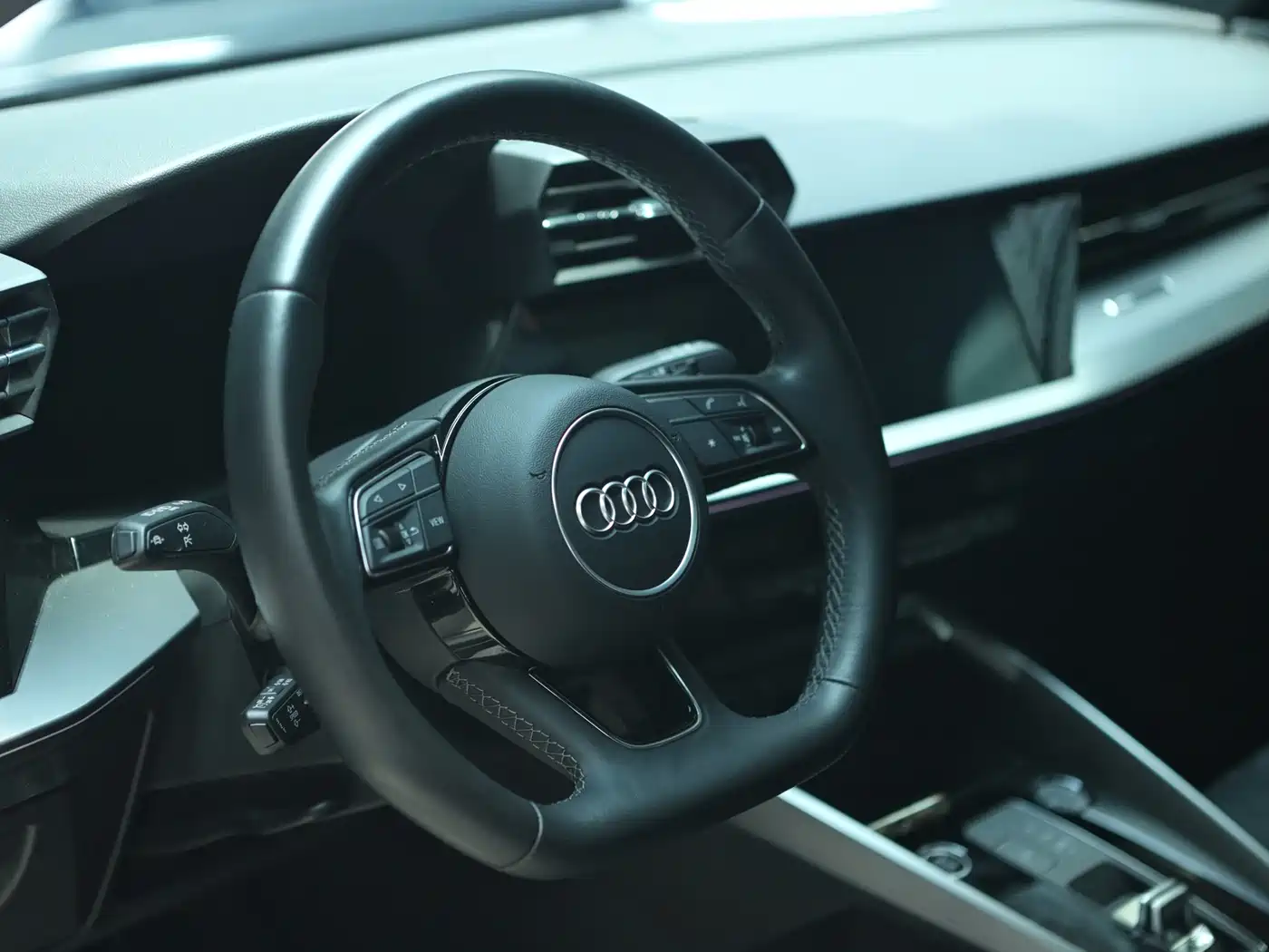 Audi A3 2023 Facelift Sportback 35 TFSI Luxury Sport фото 15