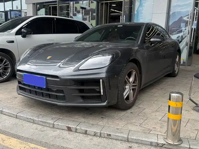 Porsche Panamera 2024