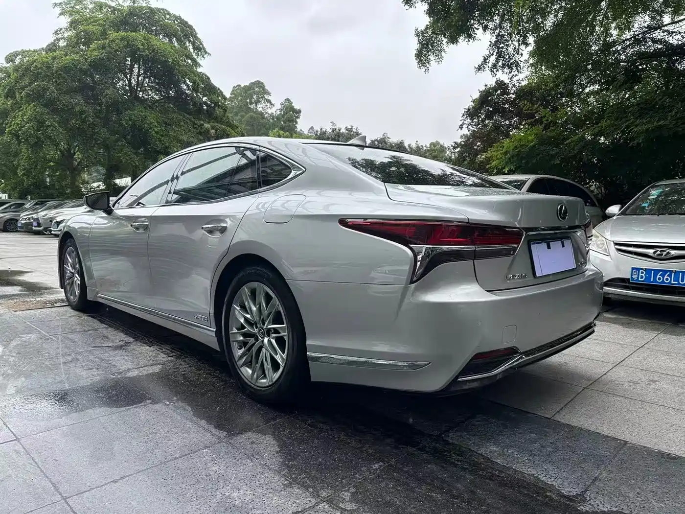 Lexus LS 2018 500h Excellence Edition China V фото 8