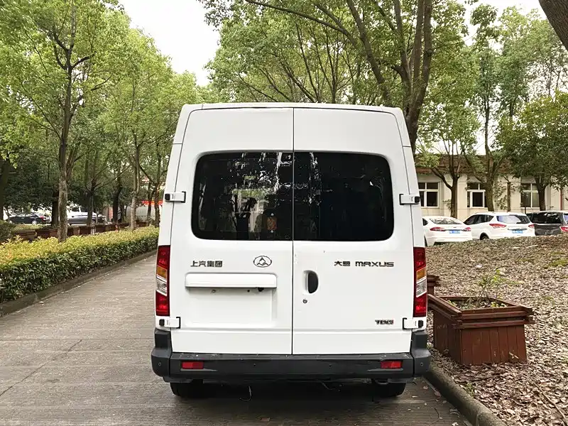 SAIC Maxus Xintu V80 2014 2.5T Aoyun Short Wheelbase Medium Roof фото 5