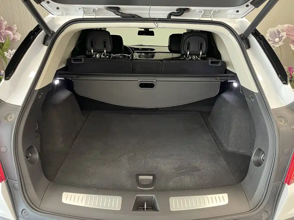 Cadillac XT5 2017 2016 28T AWD Luxury Model