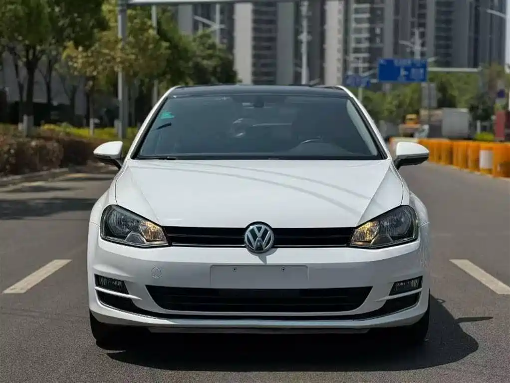 Volkswagen Golf 2016 230TSI Automatic Luxury фото 2