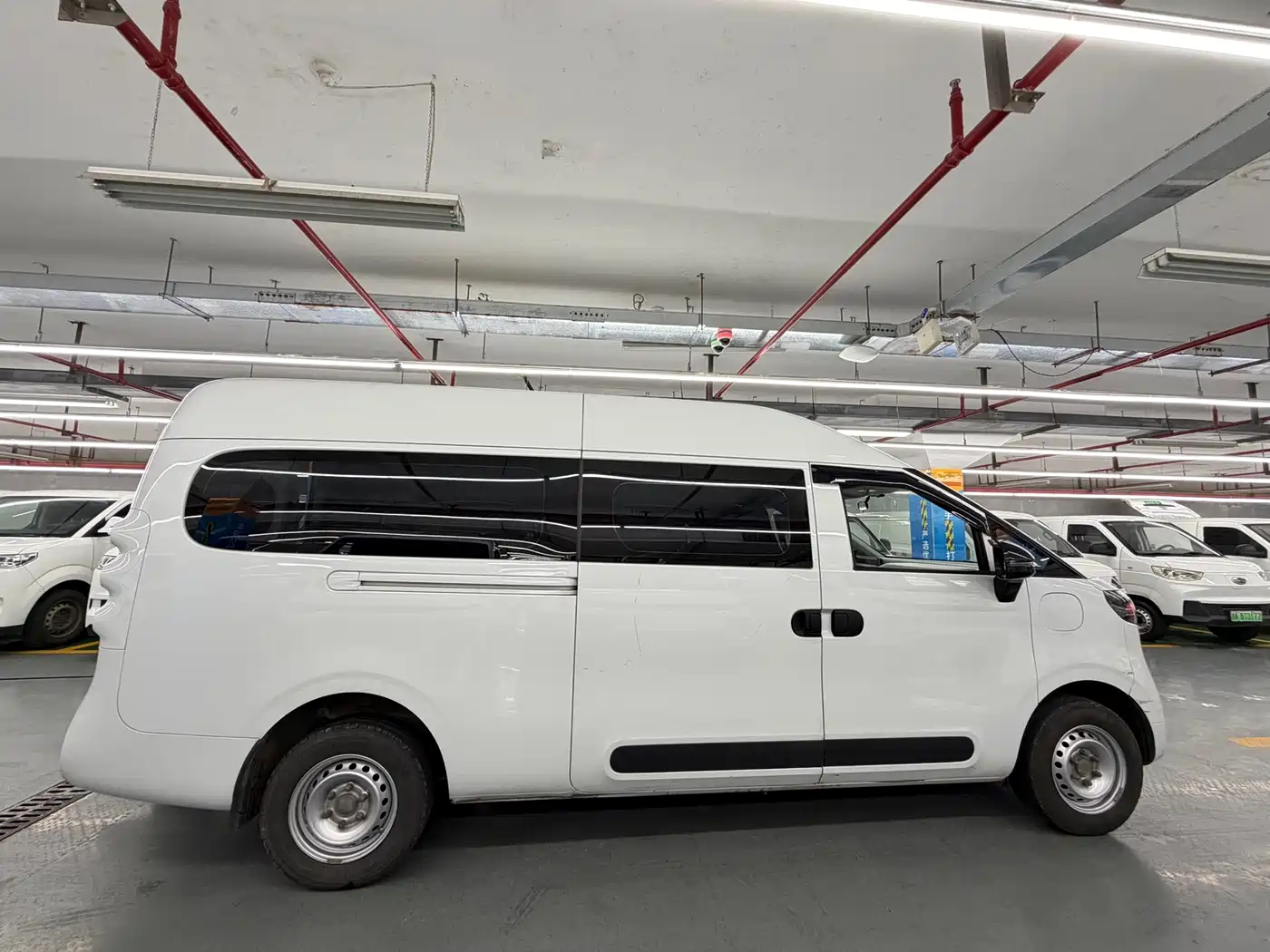 SAIC Maxus Dana V1 2025 Model V1+ Long Wheelbase High Roof Multi-Purpose Edition (62kWh) фото 9