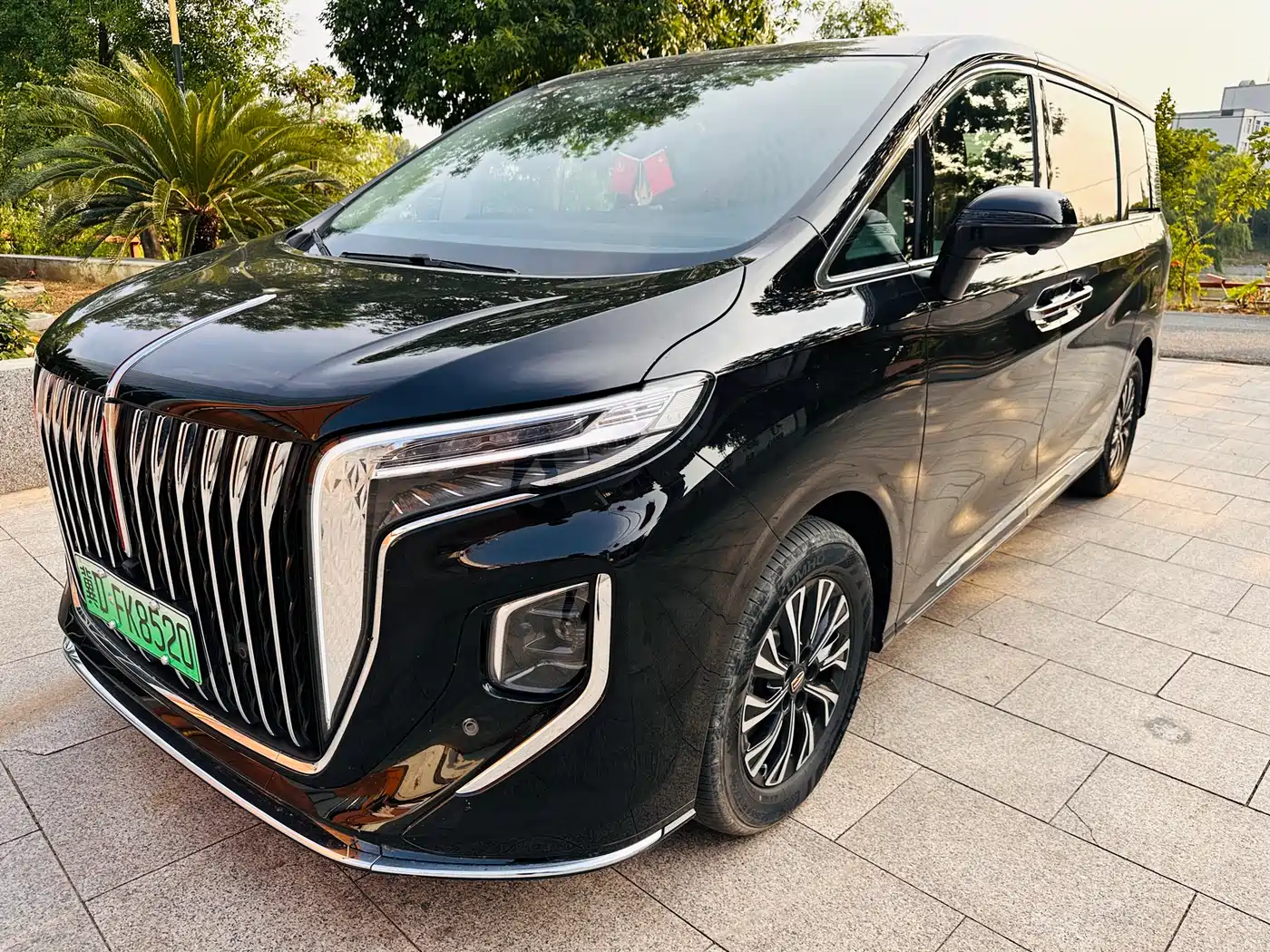 Hongqi HQ9 PHEV 2024 Model 2.0T AWD Business Edition