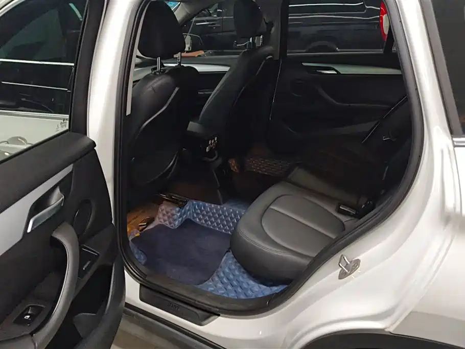 BMW X1 2018 sDrive20Li Leading Model фото 11
