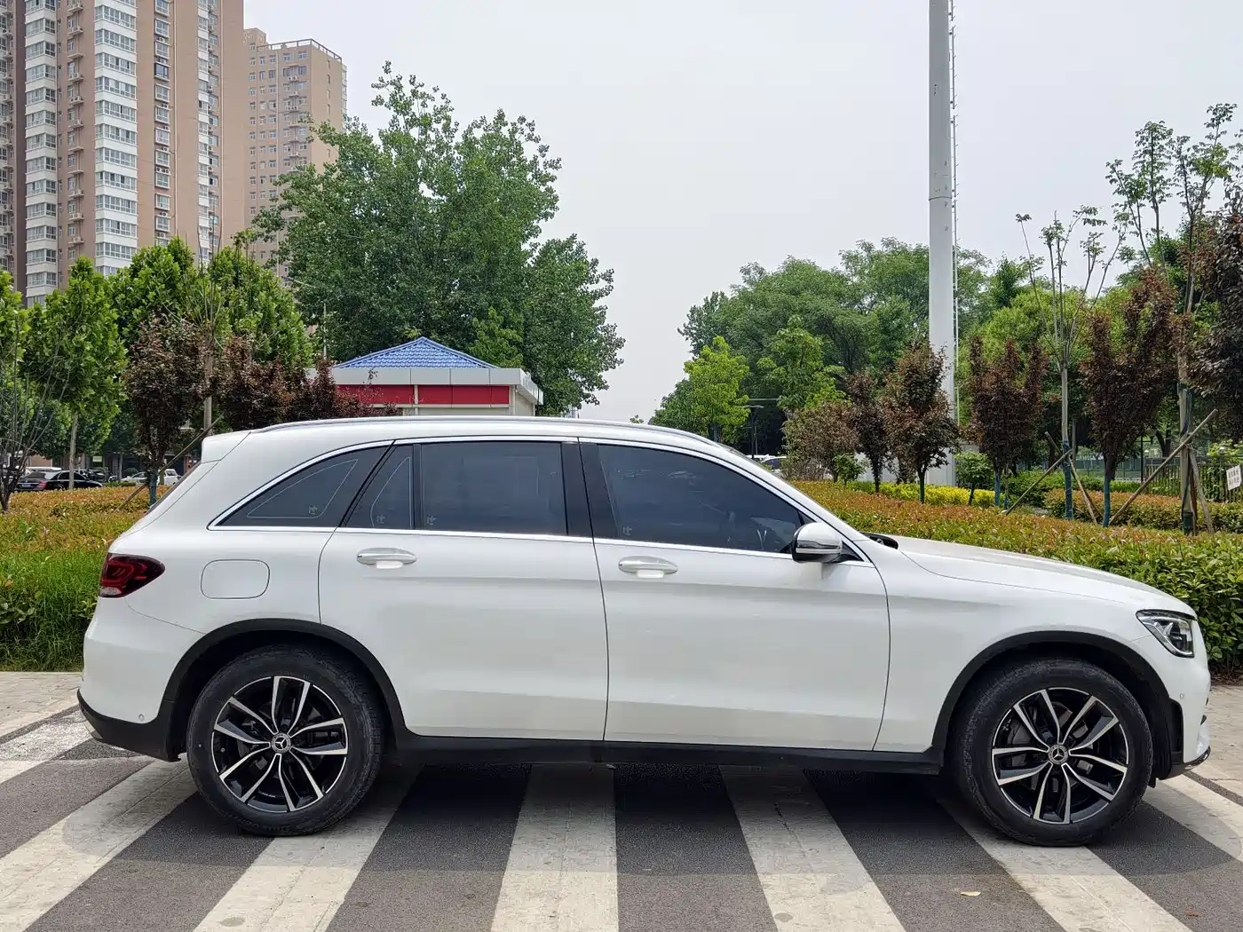 Mercedes-Benz GLC 2022 Model GLC 260 L 4MATIC Luxury Edition фото 4