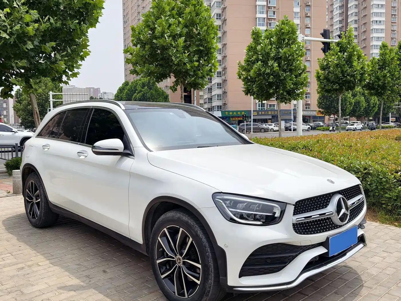 Mercedes-Benz GLC 2022 Model GLC 260 L 4MATIC Luxury Edition фото 3