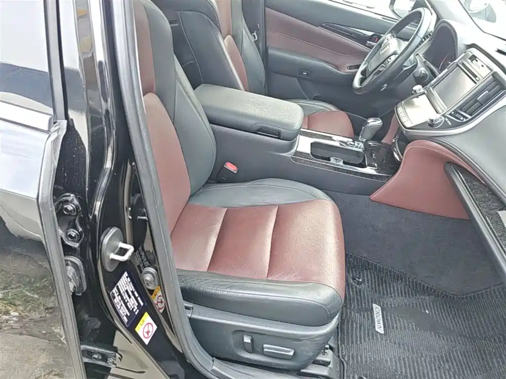 Toyota Crown 2018 2.0T Sport Edition фото 25