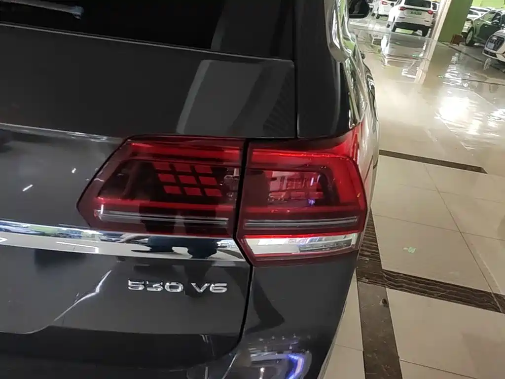 Volkswagen Teramont 2017 530 V6 4WD Luxury Edition фото 8