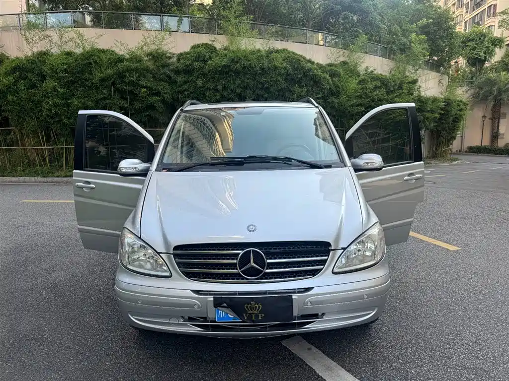Mercedes-Benz Viano 2011 2.5L Luxury Edition фото 9