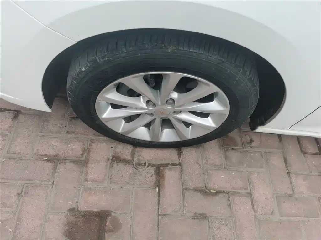 Chevrolet Cruze 2018 320 Automatic Pioneer Sunroof Edition фото 23
