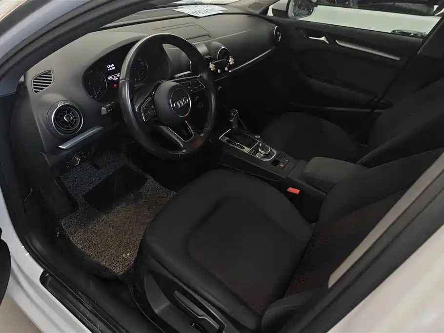 Audi A3 2018 30th Anniversary Sportback 35 TFSI Progressive фото 9