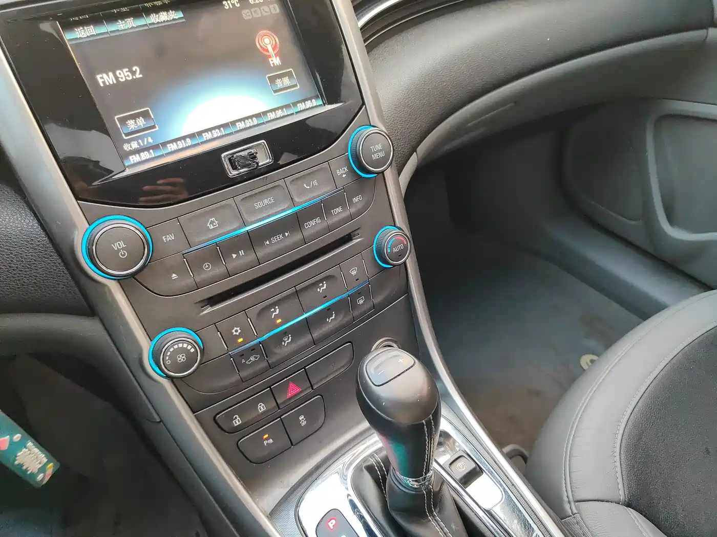 Chevrolet Malibu 2013 2.0L Automatic Luxury Edition фото 11