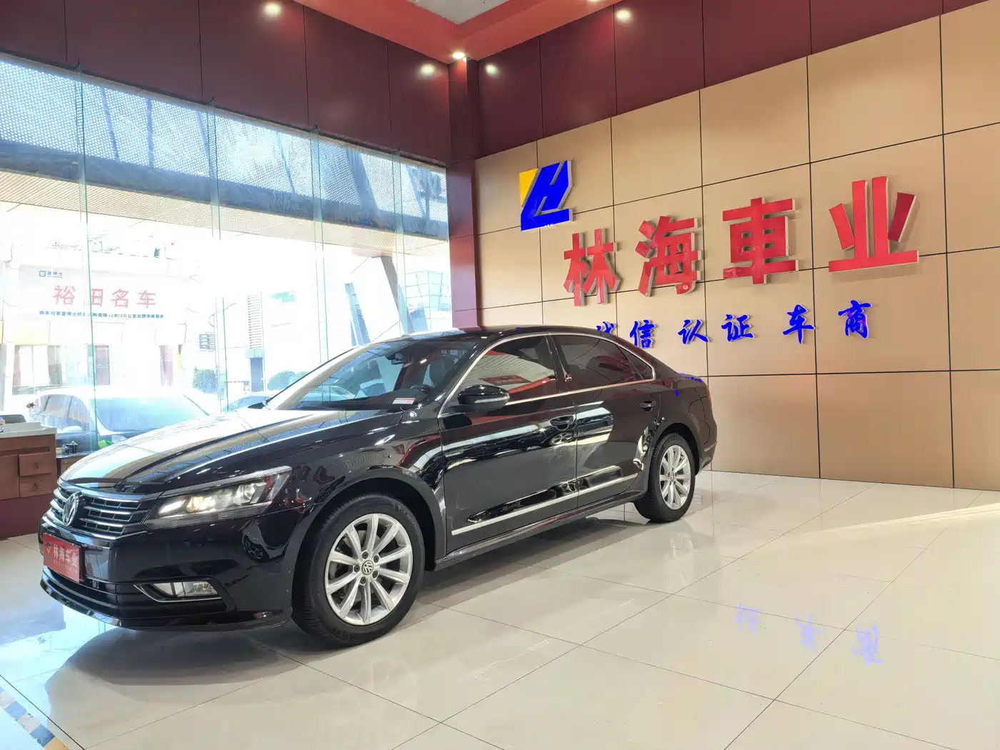 Volkswagen Passat 2017 330TSI DSG Prestige фото 2