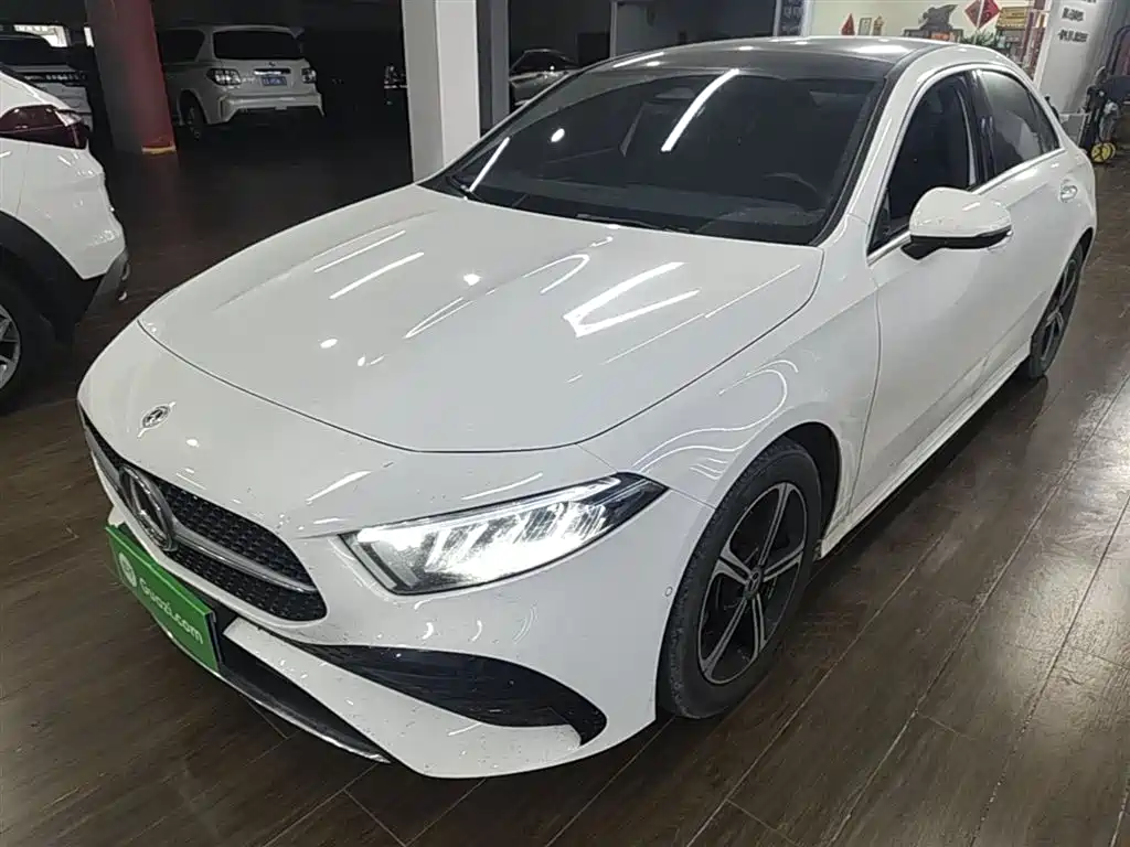 Mercedes-Benz A-Class 2023 A 200 L Fashion фото 2
