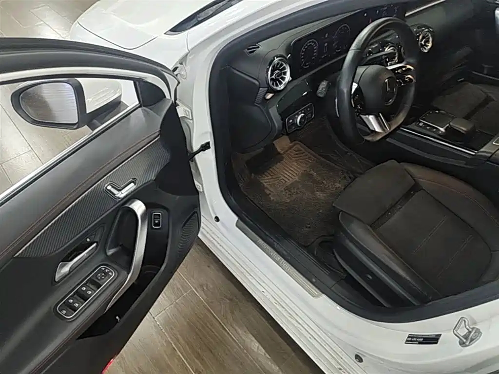 Mercedes-Benz A-Class 2023 A 200 L Fashion фото 16