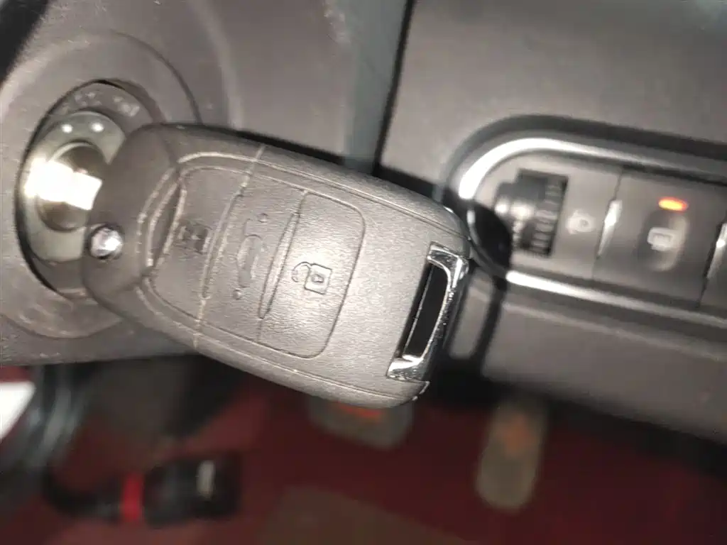 BAOJUN E100