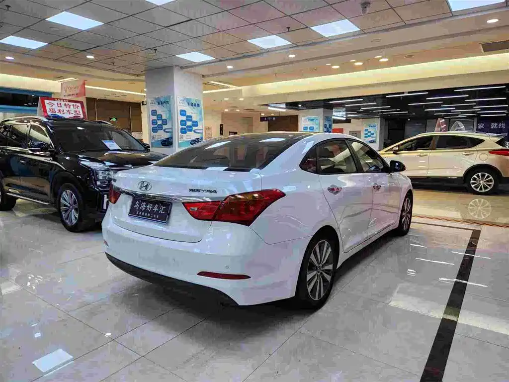 Hyundai Mistra 2016 1.8L Automatic Smart GLS фото 2
