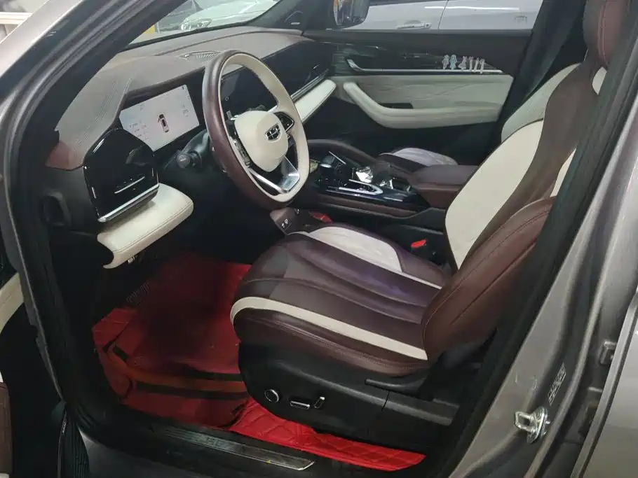 Фото 9 - Geely Monjaro