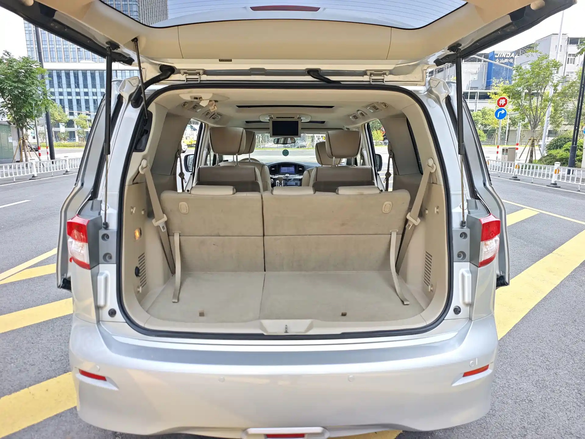 Фото 23 - Nissan Quest