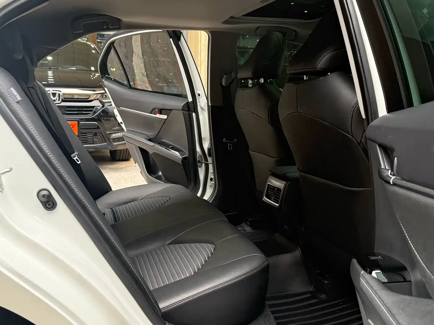 Toyota Camry 2023 2.5S Knight Edition фото 7