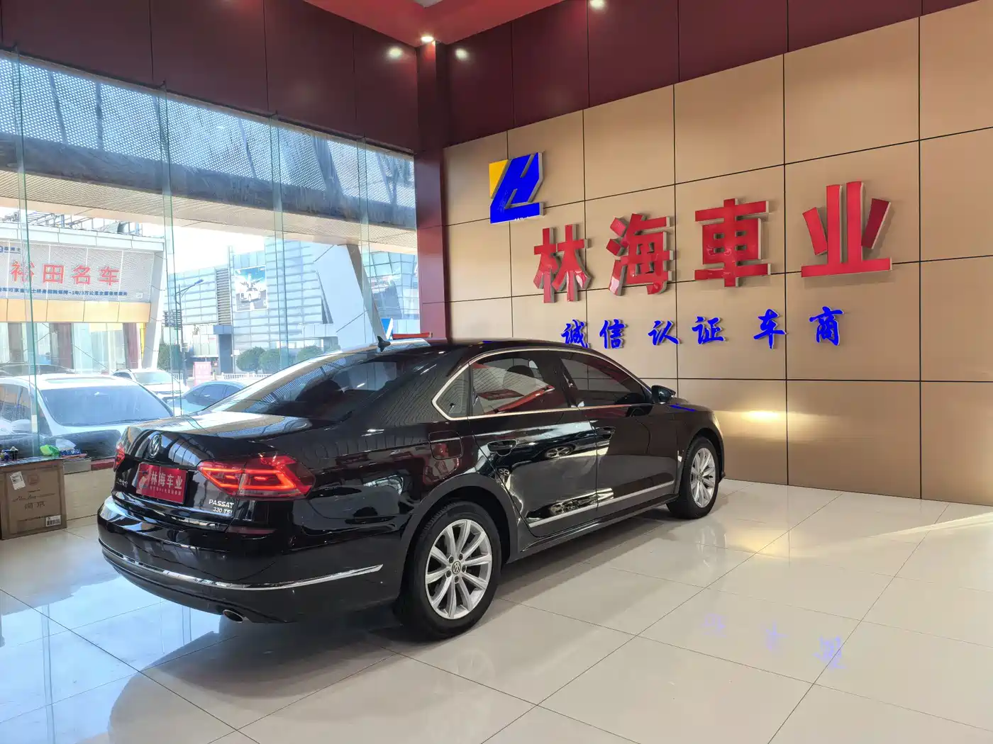 Volkswagen Passat 2017 330TSI DSG Prestige фото 11
