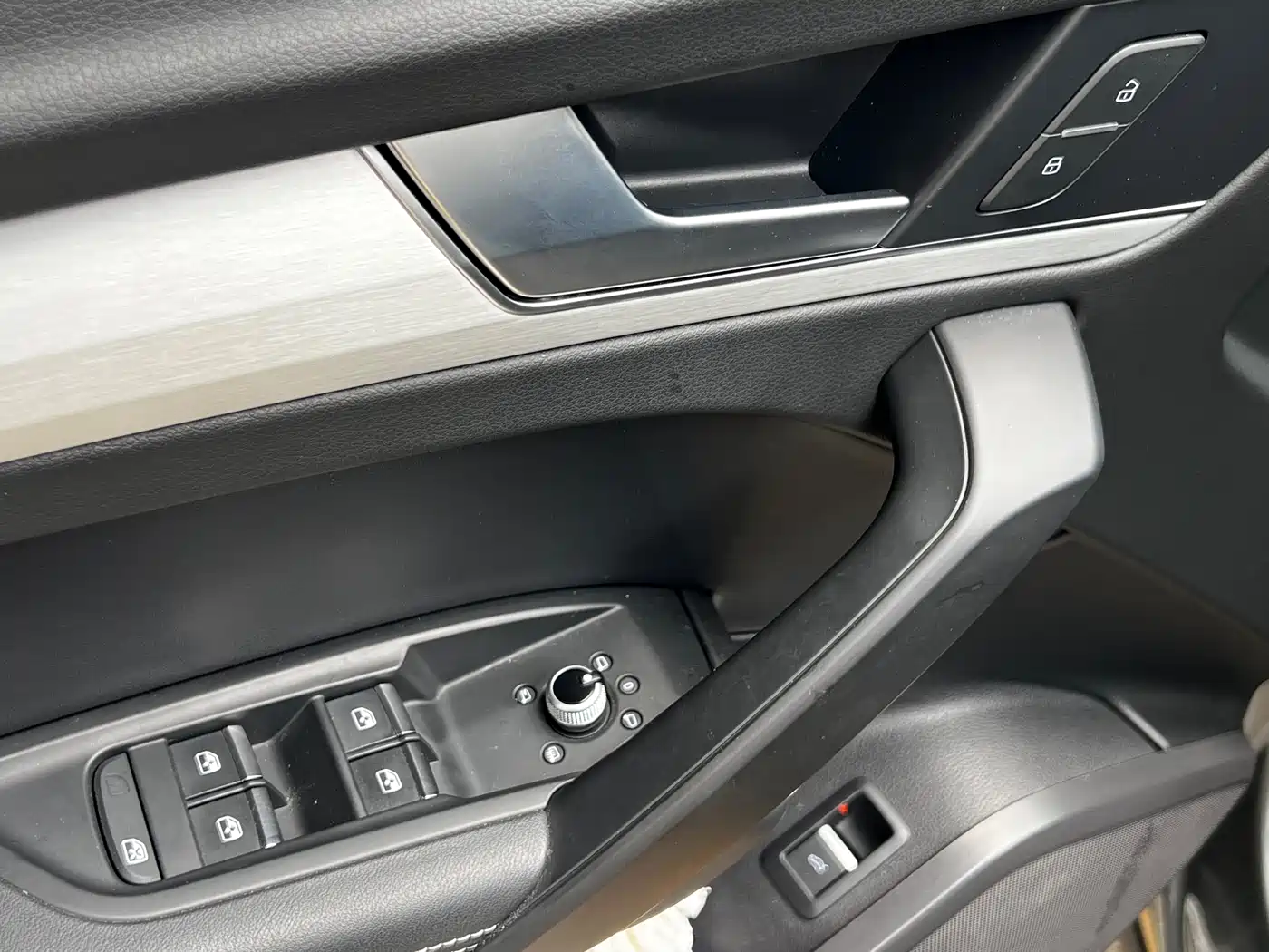 Audi Q5L 2020 Facelift 40 TFSI Honor Fashion фото 16