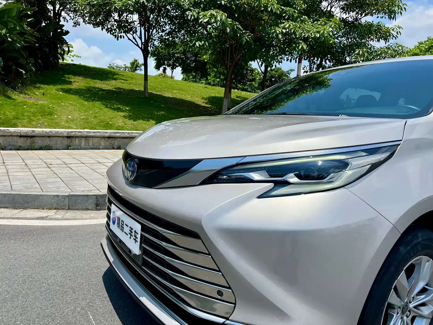Toyota Sienna 2021 2.5L Hybrid Ultimate Edition фото 25